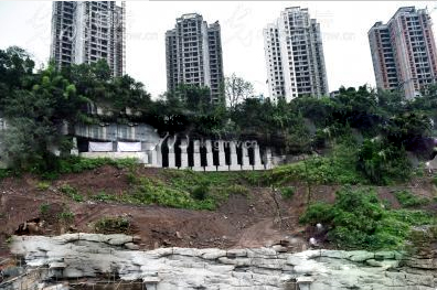 螺旋千斤頂助“奇葩”建筑竣工